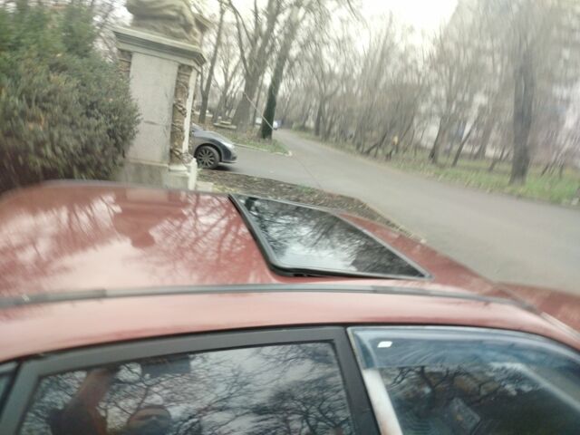 Красный Мицубиси Галант, объемом двигателя 2 л и пробегом 666 тыс. км за 999 $, фото 7 на Automoto.ua