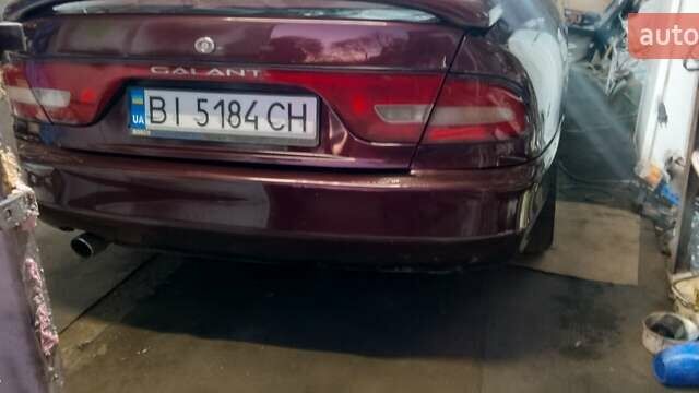 Красный Мицубиси Галант, объемом двигателя 2 л и пробегом 275 тыс. км за 2200 $, фото 1 на Automoto.ua