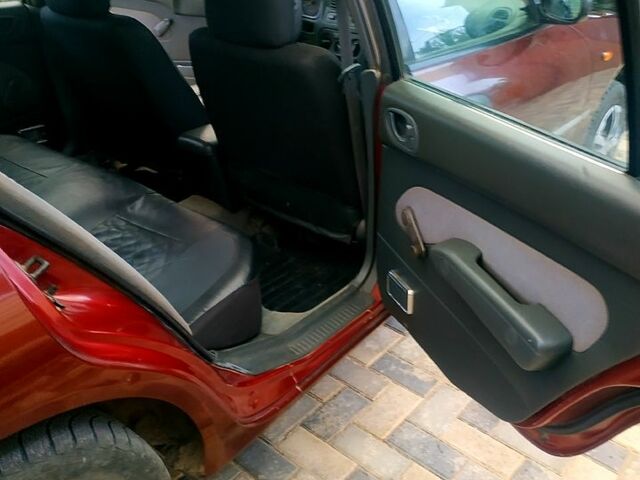 Красный Мицубиси Галант, объемом двигателя 1.8 л и пробегом 300 тыс. км за 1800 $, фото 6 на Automoto.ua