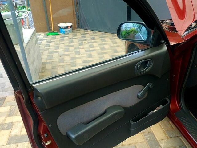 Красный Мицубиси Галант, объемом двигателя 1.8 л и пробегом 300 тыс. км за 1800 $, фото 3 на Automoto.ua