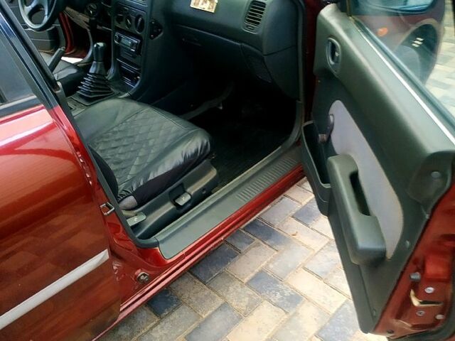 Красный Мицубиси Галант, объемом двигателя 1.8 л и пробегом 300 тыс. км за 1800 $, фото 5 на Automoto.ua