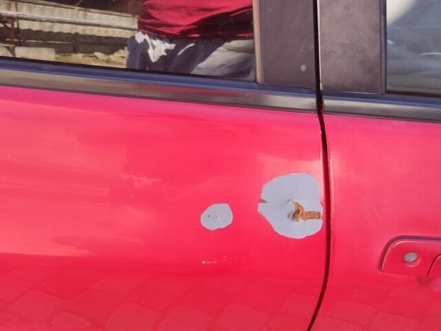 Червоний Міцубісі Галант, об'ємом двигуна 2.5 л та пробігом 300 тис. км за 3500 $, фото 9 на Automoto.ua