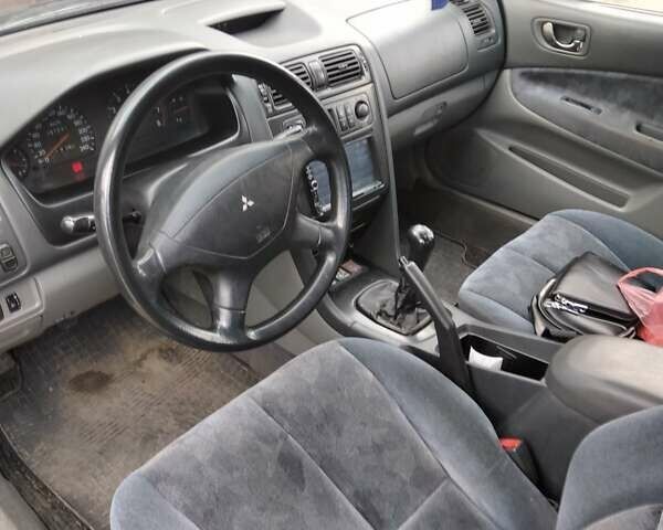 Червоний Міцубісі Галант, об'ємом двигуна 2 л та пробігом 257 тис. км за 3700 $, фото 3 на Automoto.ua