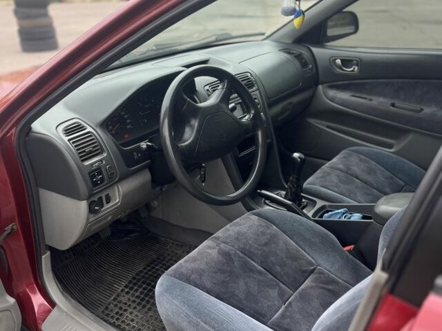 Красный Мицубиси Галант, объемом двигателя 2 л и пробегом 200 тыс. км за 2999 $, фото 10 на Automoto.ua