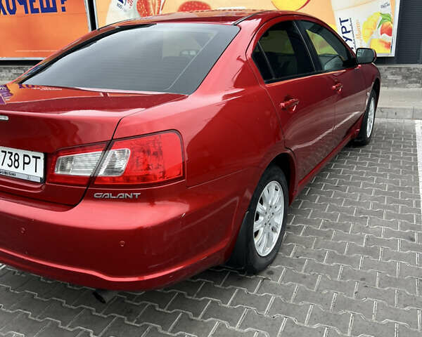 Красный Мицубиси Галант, объемом двигателя 2.38 л и пробегом 300 тыс. км за 5900 $, фото 3 на Automoto.ua