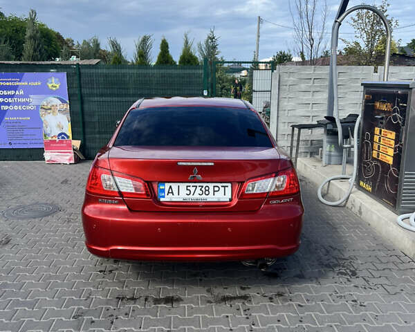Красный Мицубиси Галант, объемом двигателя 2.38 л и пробегом 300 тыс. км за 5900 $, фото 1 на Automoto.ua