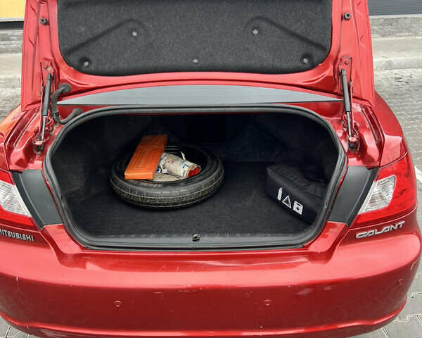 Красный Мицубиси Галант, объемом двигателя 2.38 л и пробегом 300 тыс. км за 5900 $, фото 12 на Automoto.ua