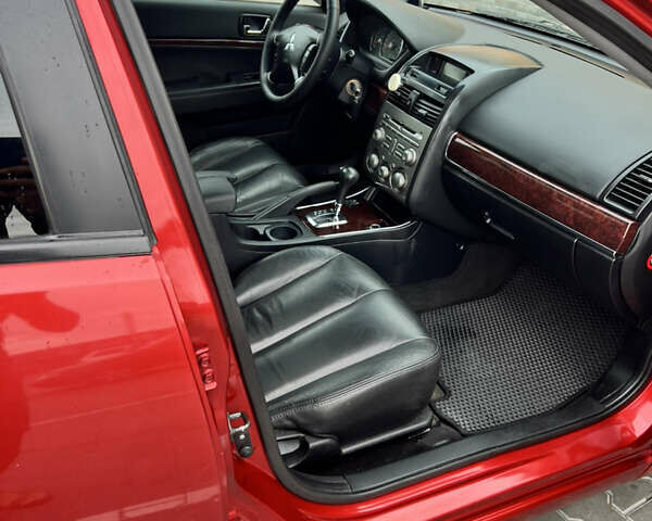 Красный Мицубиси Галант, объемом двигателя 2.38 л и пробегом 300 тыс. км за 5900 $, фото 10 на Automoto.ua