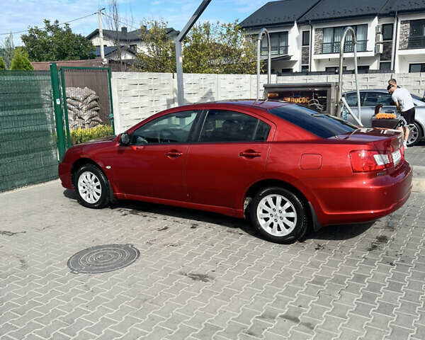 Красный Мицубиси Галант, объемом двигателя 2.38 л и пробегом 300 тыс. км за 5900 $, фото 2 на Automoto.ua