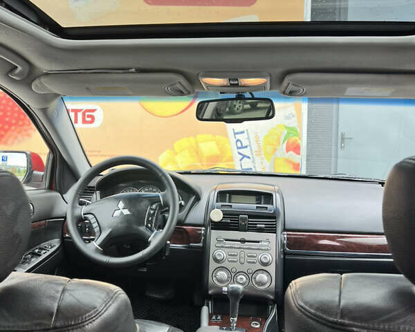 Красный Мицубиси Галант, объемом двигателя 2.38 л и пробегом 300 тыс. км за 5900 $, фото 13 на Automoto.ua