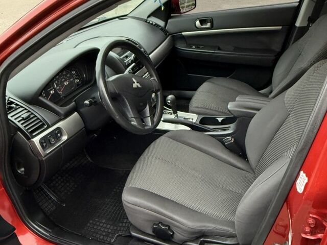 Красный Мицубиси Галант, объемом двигателя 2.4 л и пробегом 230 тыс. км за 7099 $, фото 3 на Automoto.ua