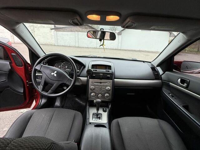 Красный Мицубиси Галант, объемом двигателя 2.4 л и пробегом 230 тыс. км за 7099 $, фото 4 на Automoto.ua