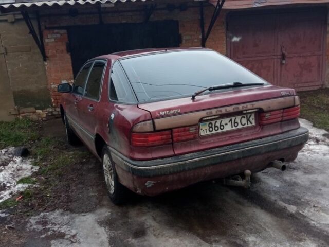 Красный Мицубиси Галант, объемом двигателя 1.8 л и пробегом 412 тыс. км за 1350 $, фото 1 на Automoto.ua