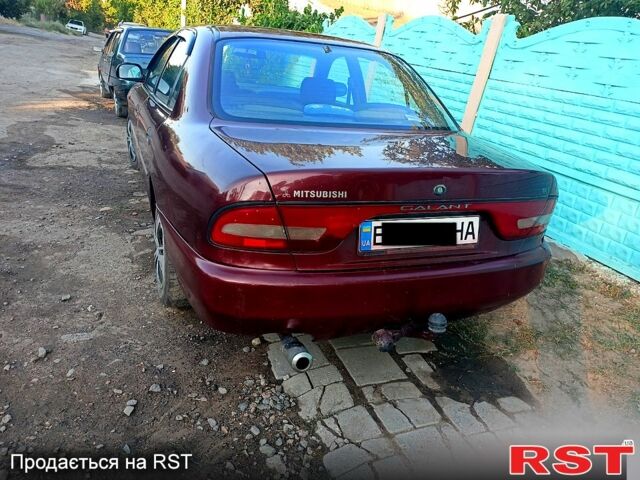 Мицубиси Галант, объемом двигателя 1.8 л и пробегом 300 тыс. км за 1300 $, фото 1 на Automoto.ua