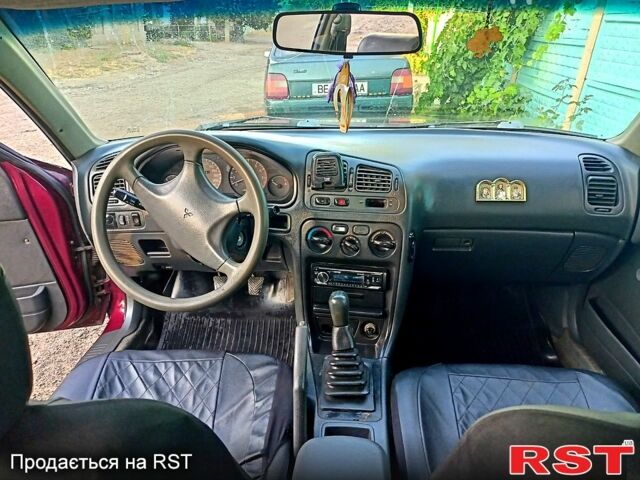 Мицубиси Галант, объемом двигателя 1.8 л и пробегом 300 тыс. км за 1300 $, фото 4 на Automoto.ua