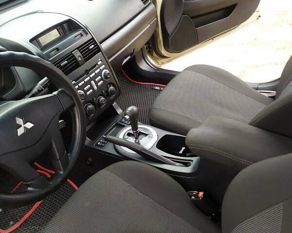 Міцубісі Галант, об'ємом двигуна 2.38 л та пробігом 244 тис. км за 5000 $, фото 3 на Automoto.ua