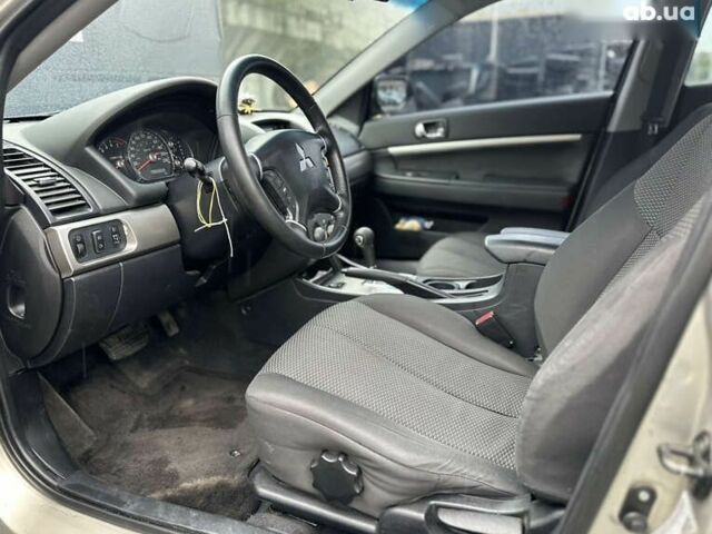 Міцубісі Галант, об'ємом двигуна 2.4 л та пробігом 186 тис. км за 4490 $, фото 4 на Automoto.ua