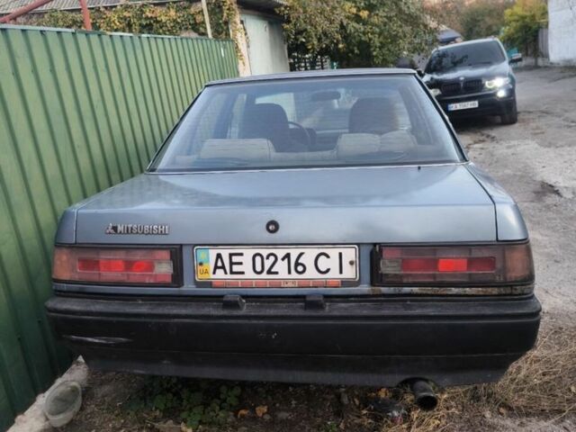 Серый Мицубиси Галант, объемом двигателя 1.6 л и пробегом 500 тыс. км за 251 $, фото 3 на Automoto.ua