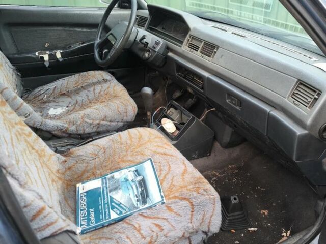 Серый Мицубиси Галант, объемом двигателя 1.6 л и пробегом 500 тыс. км за 251 $, фото 5 на Automoto.ua