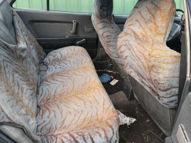 Серый Мицубиси Галант, объемом двигателя 1.6 л и пробегом 500 тыс. км за 251 $, фото 6 на Automoto.ua