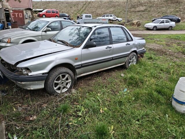 Серый Мицубиси Галант, объемом двигателя 1.8 л и пробегом 300 тыс. км за 450 $, фото 2 на Automoto.ua