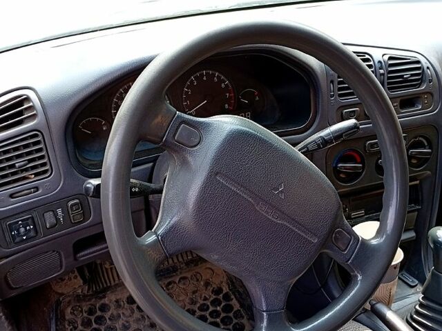 Сірий Міцубісі Галант, об'ємом двигуна 2 л та пробігом 320 тис. км за 1500 $, фото 5 на Automoto.ua