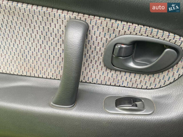 Серый Мицубиси Галант, объемом двигателя 2 л и пробегом 385 тыс. км за 2300 $, фото 2 на Automoto.ua