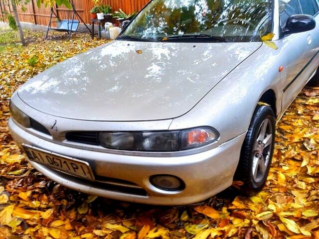 Серый Мицубиси Галант, объемом двигателя 1.8 л и пробегом 396 тыс. км за 2200 $, фото 1 на Automoto.ua
