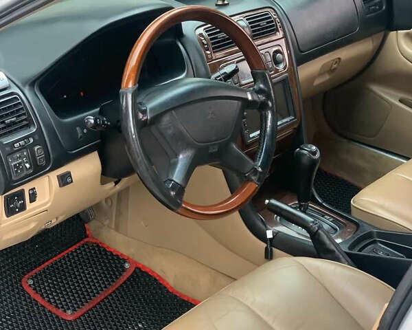 Сірий Міцубісі Галант, об'ємом двигуна 2.5 л та пробігом 314 тис. км за 4200 $, фото 6 на Automoto.ua