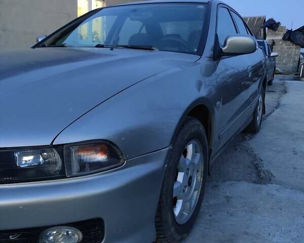 Серый Мицубиси Галант, объемом двигателя 2 л и пробегом 200 тыс. км за 2000 $, фото 1 на Automoto.ua