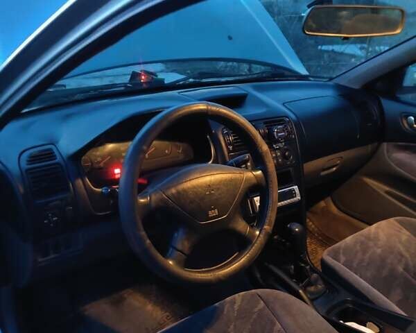 Серый Мицубиси Галант, объемом двигателя 2 л и пробегом 200 тыс. км за 2000 $, фото 6 на Automoto.ua