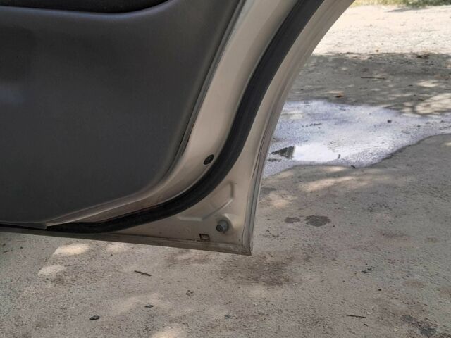 Серый Мицубиси Галант, объемом двигателя 2 л и пробегом 390 тыс. км за 2500 $, фото 9 на Automoto.ua