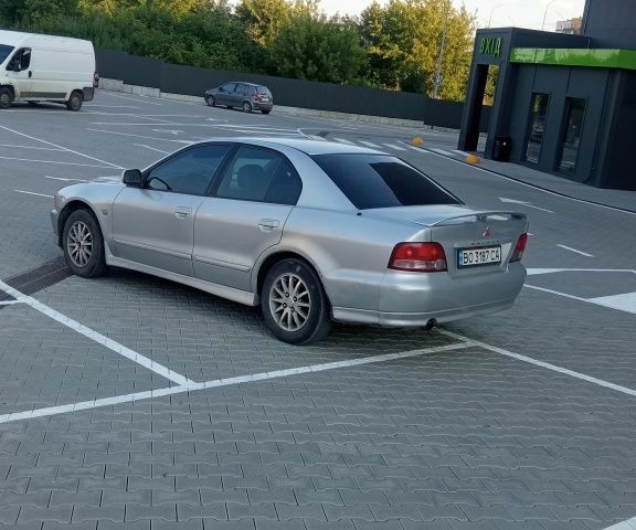 Сірий Міцубісі Галант, об'ємом двигуна 2 л та пробігом 350 тис. км за 3200 $, фото 3 на Automoto.ua