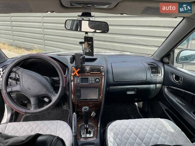 Серый Мицубиси Галант, объемом двигателя 2.5 л и пробегом 300 тыс. км за 2850 $, фото 15 на Automoto.ua