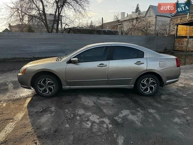 Сірий Міцубісі Галант, об'ємом двигуна 2.4 л та пробігом 120 тис. км за 4990 $, фото 1 на Automoto.ua