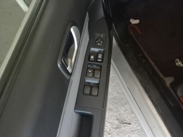 Серый Мицубиси Галант, объемом двигателя 2.4 л и пробегом 106 тыс. км за 3980 $, фото 15 на Automoto.ua