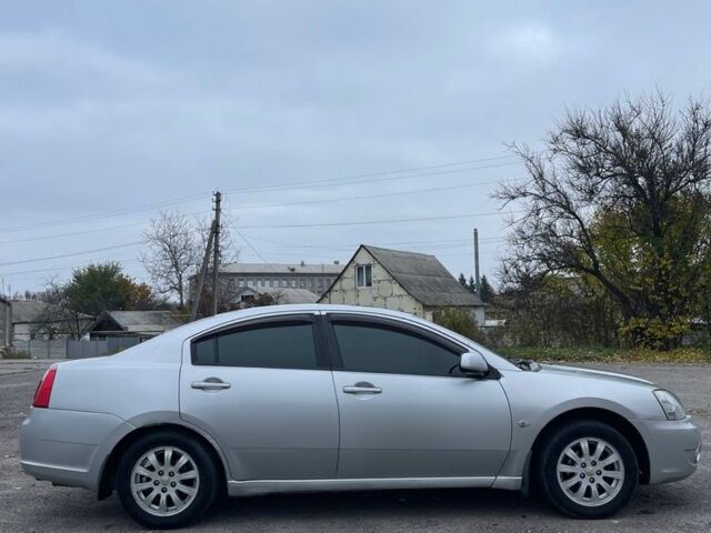 Сірий Міцубісі Галант, об'ємом двигуна 2.4 л та пробігом 220 тис. км за 2999 $, фото 3 на Automoto.ua