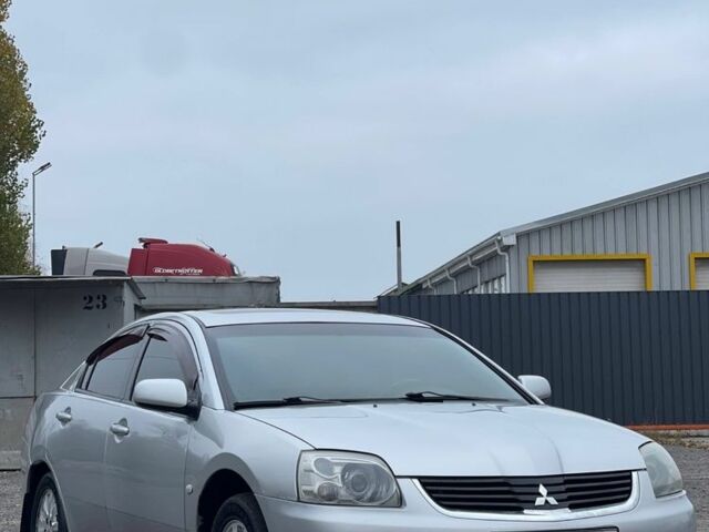 Сірий Міцубісі Галант, об'ємом двигуна 2.4 л та пробігом 220 тис. км за 2999 $, фото 1 на Automoto.ua