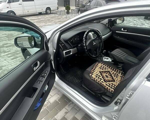 Сірий Міцубісі Галант, об'ємом двигуна 2.38 л та пробігом 259 тис. км за 4600 $, фото 10 на Automoto.ua