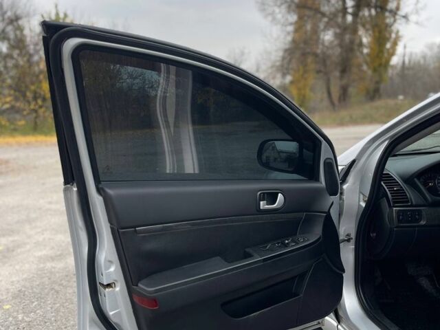 Сірий Міцубісі Галант, об'ємом двигуна 2.4 л та пробігом 220 тис. км за 2999 $, фото 8 на Automoto.ua