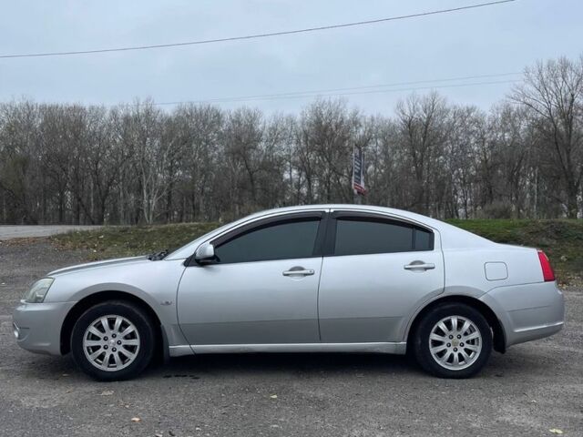 Сірий Міцубісі Галант, об'ємом двигуна 2.4 л та пробігом 220 тис. км за 2999 $, фото 6 на Automoto.ua