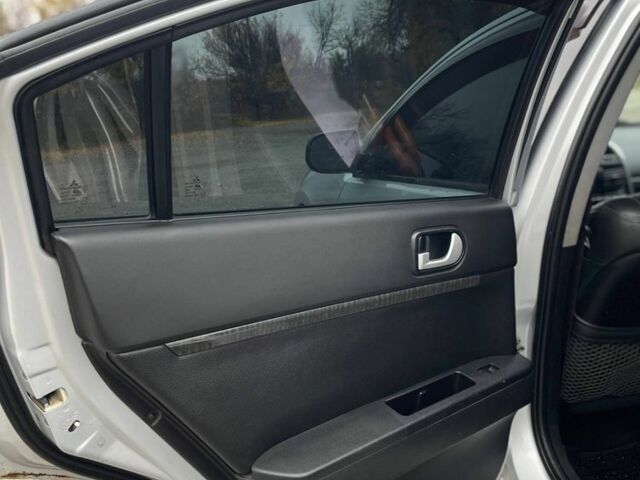 Сірий Міцубісі Галант, об'ємом двигуна 2.4 л та пробігом 220 тис. км за 2999 $, фото 11 на Automoto.ua