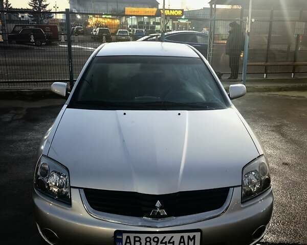 Серый Мицубиси Галант, объемом двигателя 2.35 л и пробегом 218 тыс. км за 5300 $, фото 1 на Automoto.ua