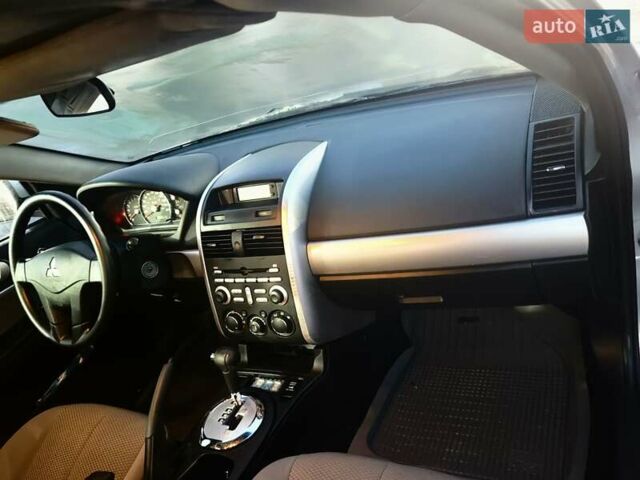 Серый Мицубиси Галант, объемом двигателя 2.35 л и пробегом 218 тыс. км за 5300 $, фото 5 на Automoto.ua