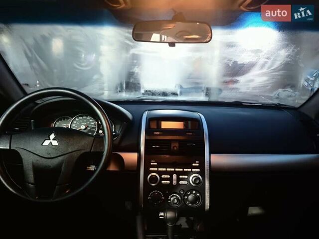 Серый Мицубиси Галант, объемом двигателя 2.35 л и пробегом 218 тыс. км за 5300 $, фото 16 на Automoto.ua