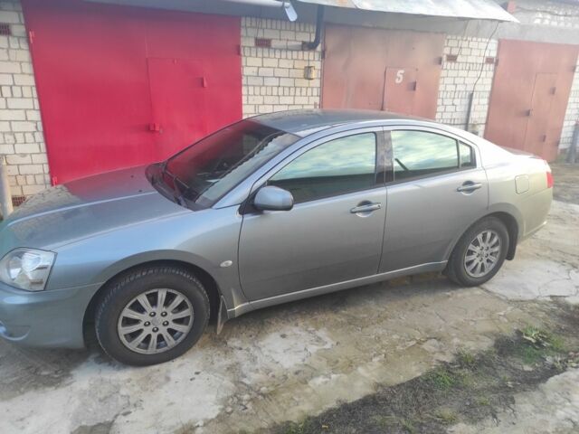 Сірий Міцубісі Галант, об'ємом двигуна 2.4 л та пробігом 152 тис. км за 5200 $, фото 1 на Automoto.ua