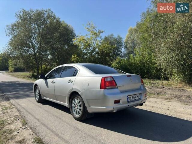 Серый Мицубиси Галант, объемом двигателя 2.38 л и пробегом 274 тыс. км за 5000 $, фото 6 на Automoto.ua