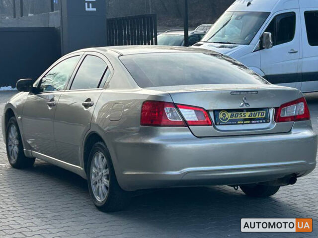 Серый Мицубиси Галант, объемом двигателя 2.4 л и пробегом 285 тыс. км за 6800 $, фото 3 на Automoto.ua