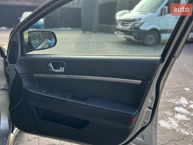 Серый Мицубиси Галант, объемом двигателя 2.4 л и пробегом 285 тыс. км за 6200 $, фото 18 на Automoto.ua