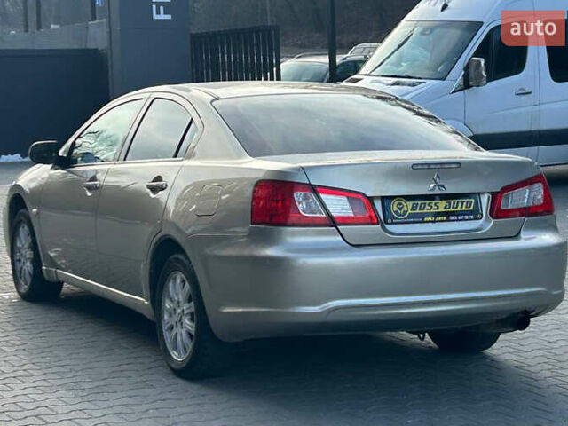 Серый Мицубиси Галант, объемом двигателя 2.4 л и пробегом 285 тыс. км за 6200 $, фото 3 на Automoto.ua